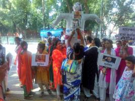 AIDWA Burns Effigies of Babas who Violate Women 